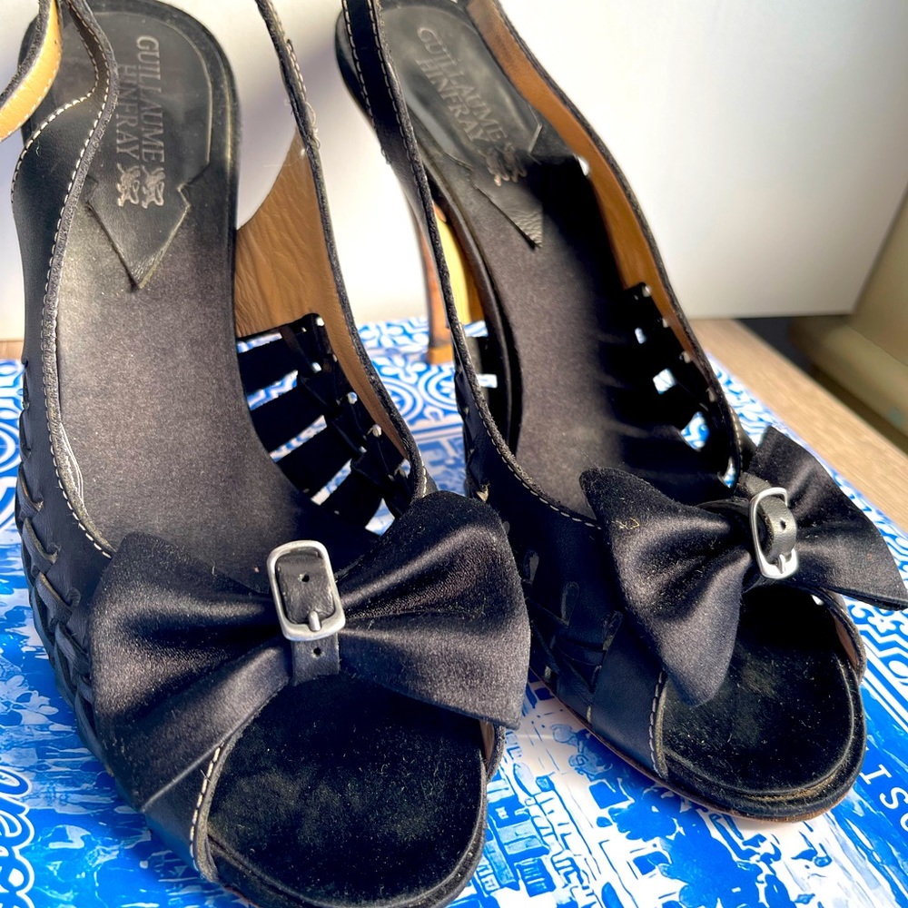 GORGEOUS GUILLAUME HINFRAY made in Italy leather and satin peep toe sling back